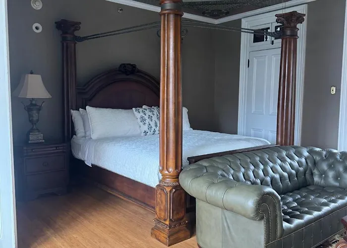 Hotel Villagio Boutique Pittsburgh